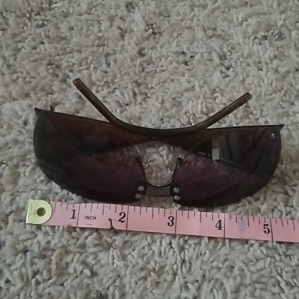 Fendi Sunglasses - Picture 5 of 17